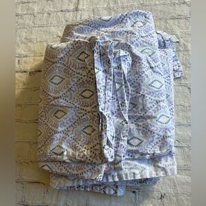 MARTHA STEWART COLLECTION DIVINE FULL FLAT SHEET AND (2) STANDARD PILLOW CASES